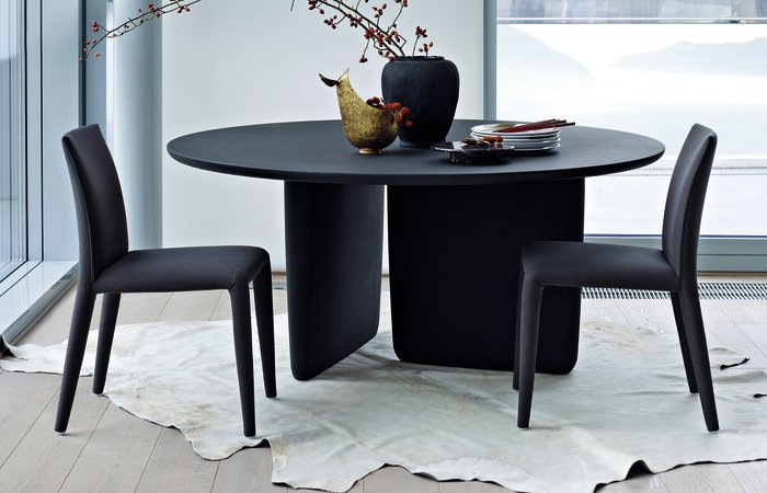 Tisch Tobi-Ishi von Barber-Osgerby
